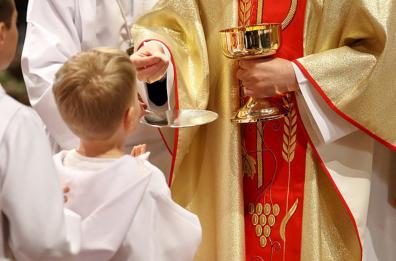 Bari-Bitonto, arcidiocesi sospende prime comunioni fino al ritorno in zona gialla