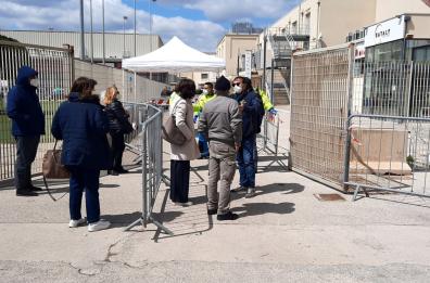 Vaccini, l'Hub della Fiera a Bari sospende le attività da maggio