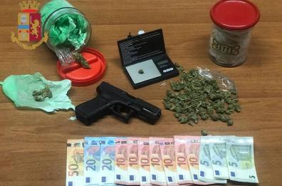 Grottaglie, nascondevano in casa droga ed una pistola giocattolo: arrestati due 21enni 