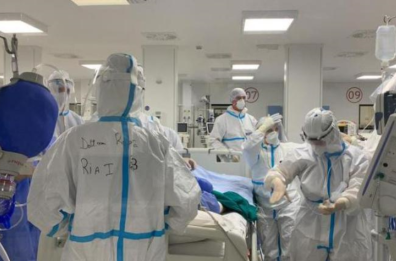 Puglia vaccini alla Protezione Civile: «40mila dosi al giorno»