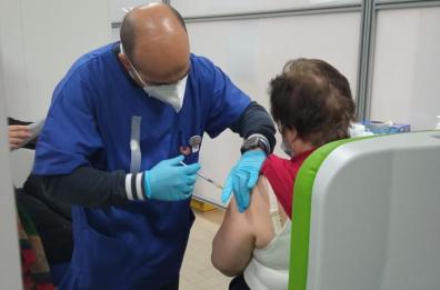Puglia, vaccini anti Covid: somministrato oltre un mln di dosi. Consegnate 27mila fiale Moderna 