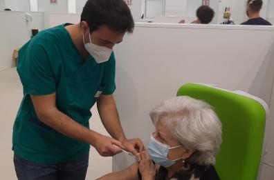 Vaccini Puglia, boom di dosi per le Asl: si potranno effettuare fino a 33.500 vaccinazioni. Somministrato 93,5% dei sieri
