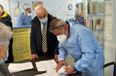 Vaccini anti Covid, somministrazioni a quota 1.132.526: usato oltre il 90% delle dosi. Puglia è terza in Italia