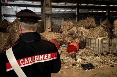Balvano, sequestrato capannone con 5mila tonnellate di rifiuti 