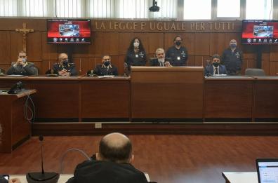 Sgominato il clan Riviezzi che gestiva il bar del Tribunale a Potenza: 14 arresti. Il video 