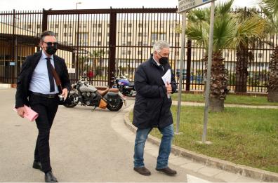 Bari, De Benedictis ammette tutto e chiede scusa: «Sconvolto dopo la morte della moglie». Confessa anche Chiariello