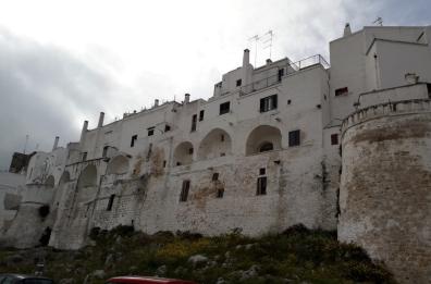 Ostuni, il rischio di non essere più «città bianca»