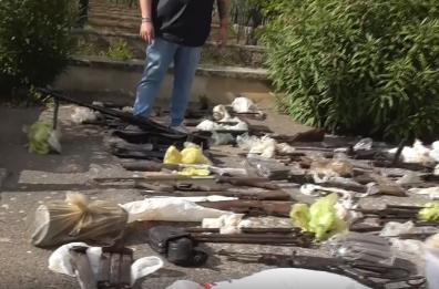 Andria, in una masseria scoperto arsenale da guerra: mine, mitra e bombe a mano. Arrestato proprietario