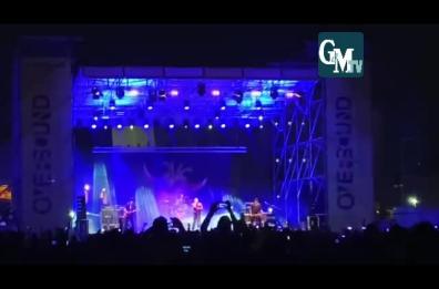 Piero Pelù sbanca a Molfetta: applausi e messaggi ai suoi «ragazzacci» per una serata indimenticabile