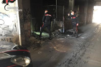 Taranto, incendio in ex hotel costato quasi la vita a un senzatetto: arrestato 35enne