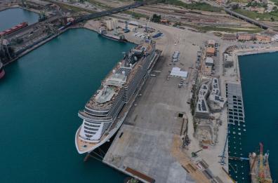 La prima volta a Taranto della Msc Seaside: «Farà scalo qui tutta l'estate»