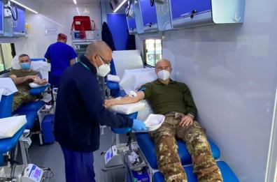 Barletta, i militari del «Torino» donano sangue per l'Avis