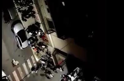 Bari, il disprezzo delle norme anti contagio: assembramenti dopo il coprifuoco. L'ira di Decaro: «Le regole vanno rispettate» VD