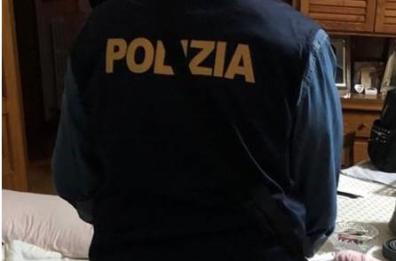 Taranto: prostituzione e false nozze per regolarizzare immigrati clandestini, 4 arresti