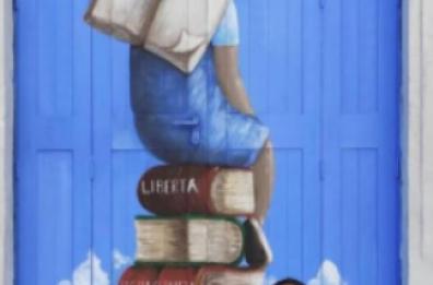 Street art didattica a Casamassima: gli alunni restaurano i portoni della scuola  