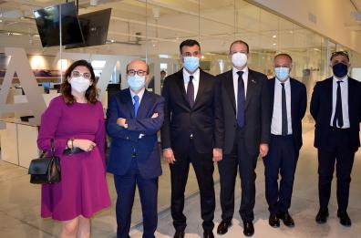 «Nessun comune dovrà andare in dissesto per la pandemia», parola al viceministro Castelli in visita a Bari