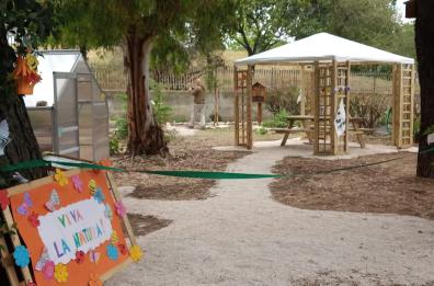 Corato, inaugurata la prima Aula Natura: si fa lezione all'aperto, tra piante, nidi e mangiatoie