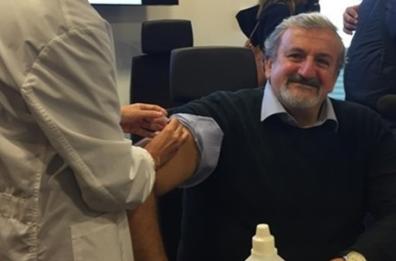 Emiliano: Puglia pronta a vaccinare da 12 a 15 anni