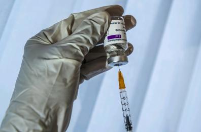 Puglia, esaurite dosi vaccino Astrazeneca, in giacenza quasi solo Pfizer