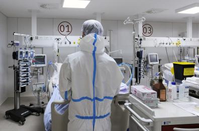 Covid, in Puglia risale occupazione posti letto nelle Intensive: 1 morto e 3.365 casi, il 25% dei test