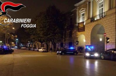 Trovati bossoli e mazze da baseball sull'asfalto: agguato a Foggia