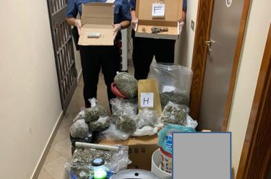 Bari,  fiumi di droga in un condominio di Japigia