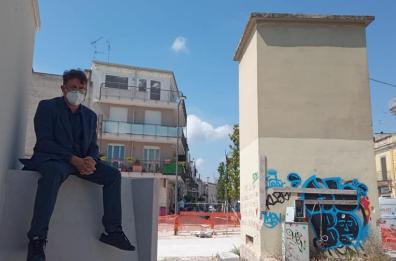 Burocrazia, sindaco del Barese occupa cabina Enel per protesta 