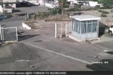 Monopoli, neopatentato ubriaco non si ferma allo stop: l'impatto diffuso dalla Polizia
