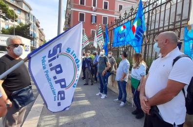 Carceri: sit-in penitenziari a Bari, «grave carenza agenti»