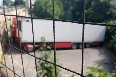 Fasano, il navigatore «tradisce» camionista traffico in tilt