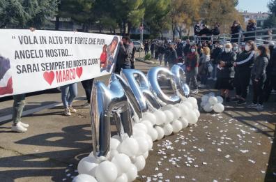 Foggia, giovane vittima di bulli fu trovato morto sui binari: 6 indagati