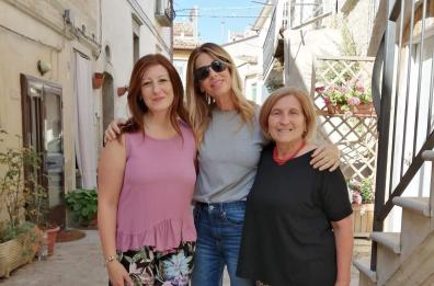 Alessia Marcuzzi in vacanza a Roseto Valfortore: è il paese della mamma