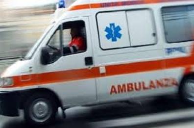 Scontro tra mezzo pesante e due auto su tratto lucano dell’A2: due morti e 4 feriti. Tra loro 2 bimbi illesi 