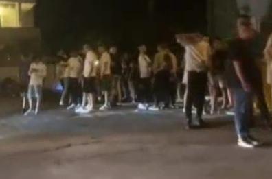 Lecce, dopo il party abusivo in spiaggia a Pescoluse scatta la denuncia: in migliaia a ballare. Lido chiuso