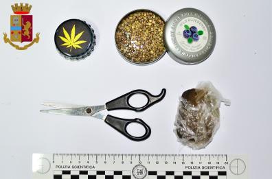 Spaccio nella villa comunale di Matera: ai domiciliari