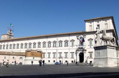 La compagnia che marcia verso il Quirinale. Come in un libro di Tolkien