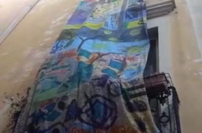 Lenzuola dipinte e Bari vecchia prende colore