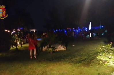 Interrotta in Salento festa in villa con 200 ragazzi