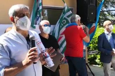 Matera, sindacati in piazza «riprogettiamo la sanità»
