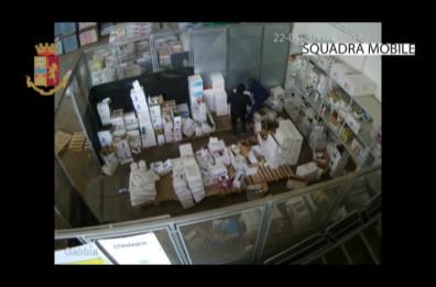 Foggia, rapinatori assaltano farmacia: sequestrati i dipendenti