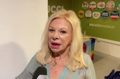 Taranto, l'attrice Sandra Milo fa il tifo per il sindaco Melucci