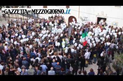 Ischitella, lacrime e palloncini
per l'ultimo addio a Nicolina