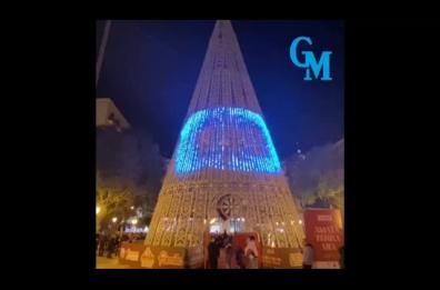 Santa Cecilia: inaugurato grande albero di Natale a Taranto con Luca Ward