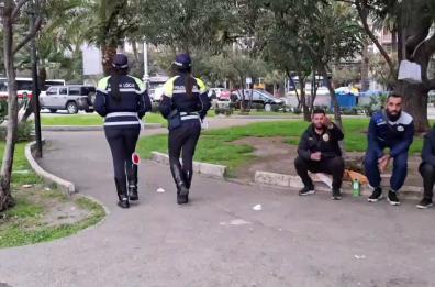 Bari, nelle piazze del Murat arriva la vigilanza rafforzata: ma continuano molestie e spaccio. I cittadini: «Non ci sentiamo al sicuro»