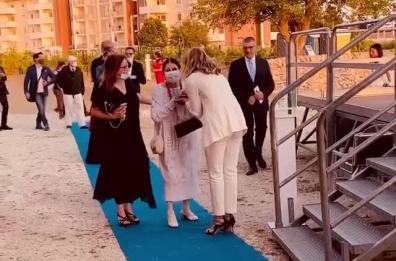 BARI - Gioia del Colle, Lorella Cuccarini incontra Carla Fracci