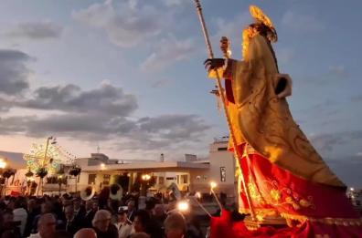 Bari, il saluto di San Nicola alla sua città: la processione e l'arrivo in piazza del Ferrarese