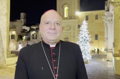 L'arcivescovo di Lecce:   &laquo;Il Natale &egrave; il racconto di ci&ograve; che Dio ha fatto per noi&raquo;
