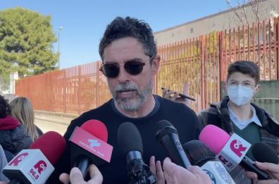 Alessandro Gassman a Taranto per piantare 200 alberi