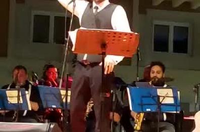 Giovinazzo, la Banda De André canta Bocca di Rosa... in dialetto