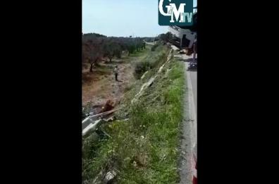 Lecce, camion si ribalta sulla Sp 119: conducente ricoverato in codice rosso 